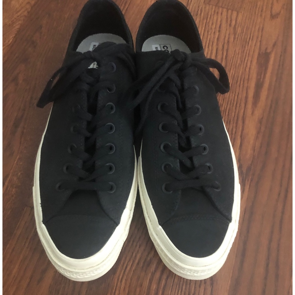 EUC Men’s Converse All Stars